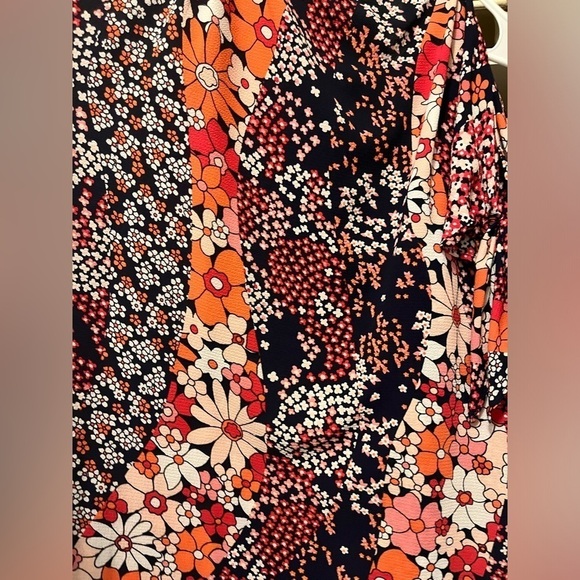 Michael by Michael Kors Floral Printed Split Sleeve Tie Blouse - Picture 7 of 9